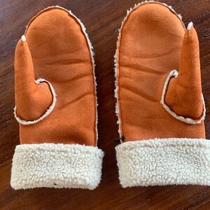 Isotoner Tan Mittens with Sherpa Lining